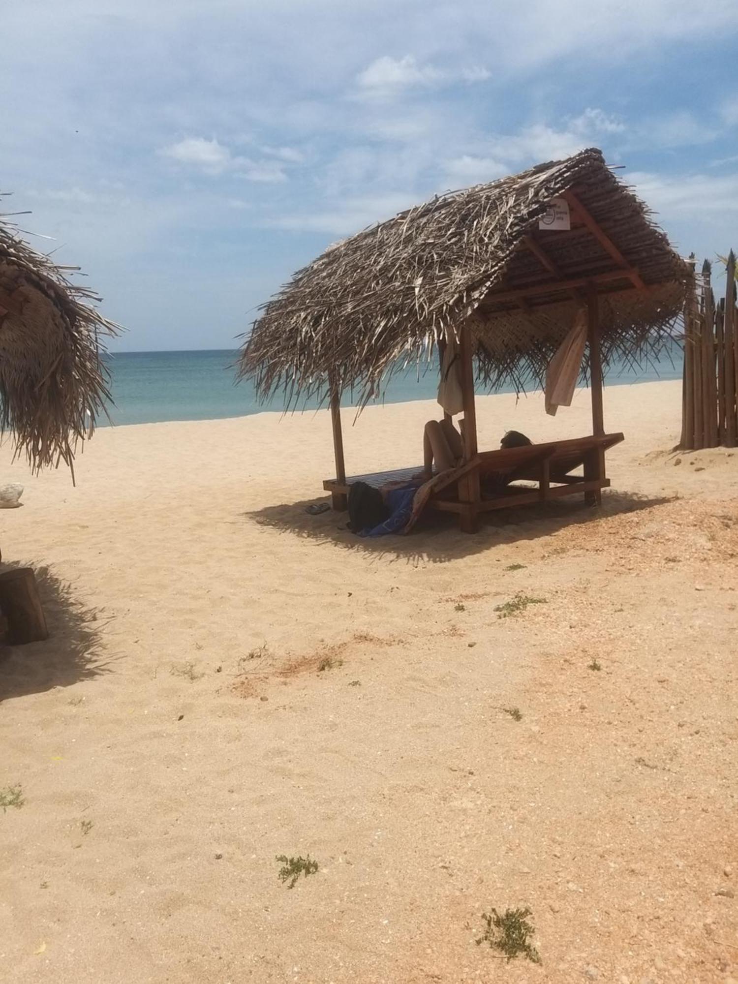 Dot Bey Beach Cabana Trincomalee Exterior photo